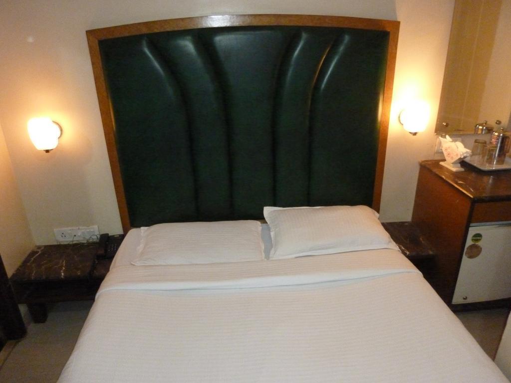 מומביי Hotel Park Shilton מראה חיצוני תמונה